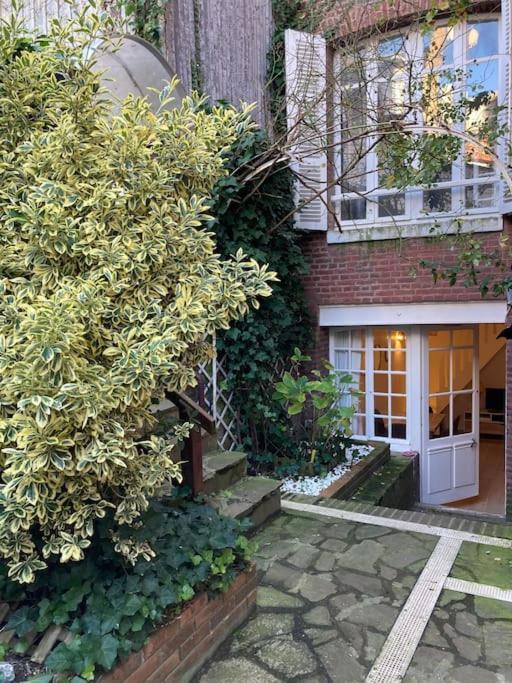 Comme Une Maison, Duplex Terrasse Hypercentre De Trouville Luaran gambar